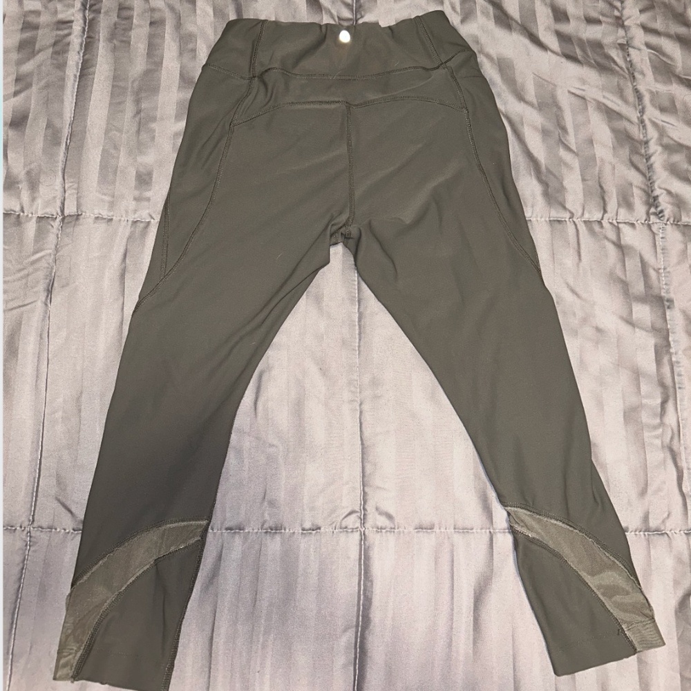 AVIA capri leggings - olive color (size small)